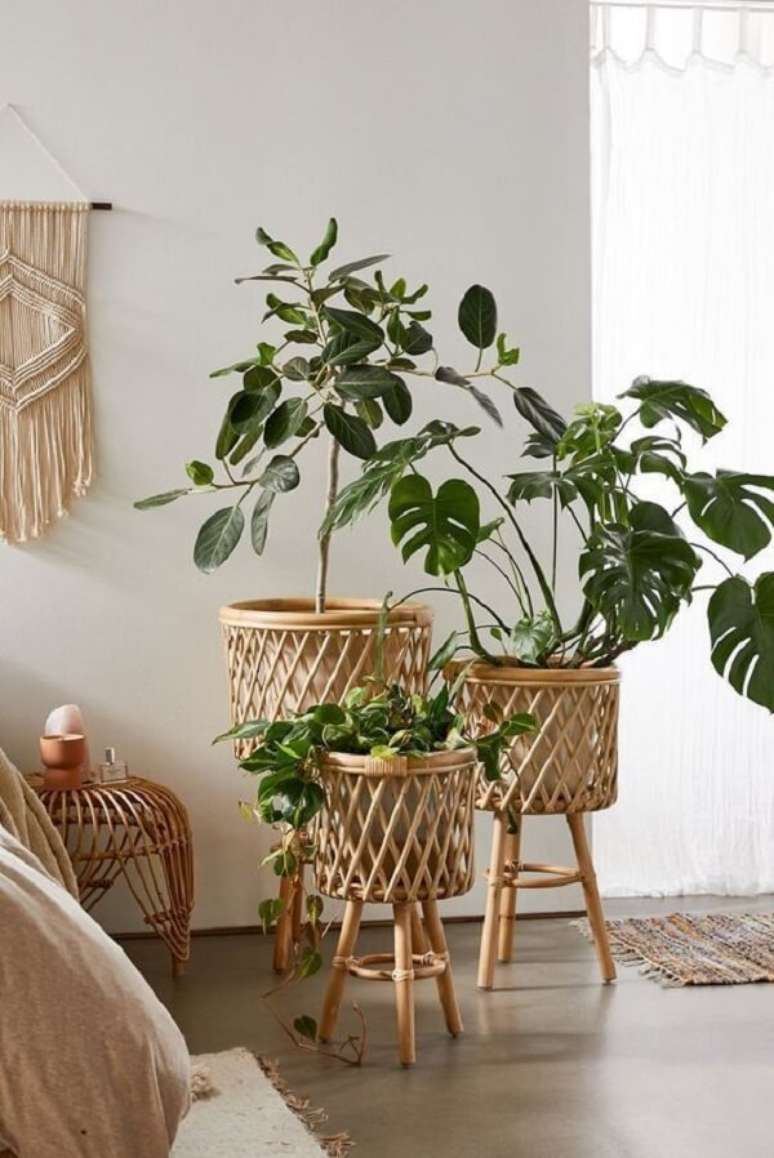 5. Cachepot para planta artificial na decoração rústica – Foto Virou Tendencia