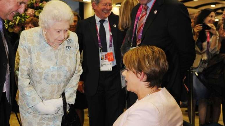 A rainha também abriu oficialmente os Jogos Paralímpicos de 2012 e conheceu a 11 vezes campeã paralímpica Tanni Grey-Thompson