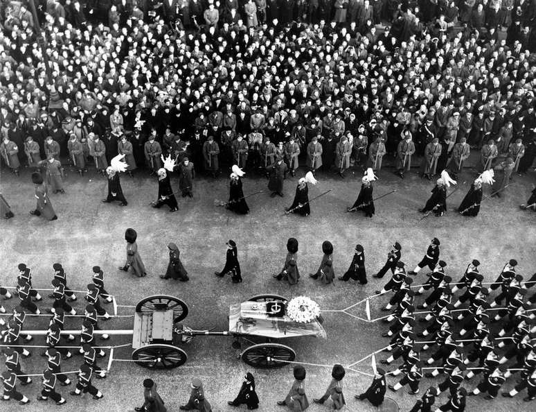 Funeral do rei George 6º, pai de Elizabeth 2ª, em 10 de fevereiro de 1952