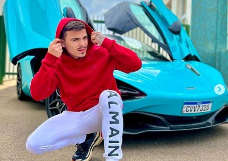 Thomaz Costa teria pedido sigilo para a influenciadora