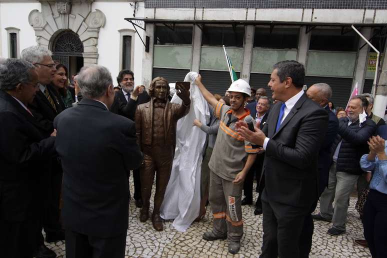 Prefeitura de Santos estreia nova estátua do José Bonifácio de Andrada e Silva, conhecido como Patriarca da Independência