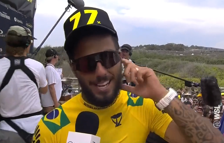 Filipe Toledo em entrevista após ser campeão