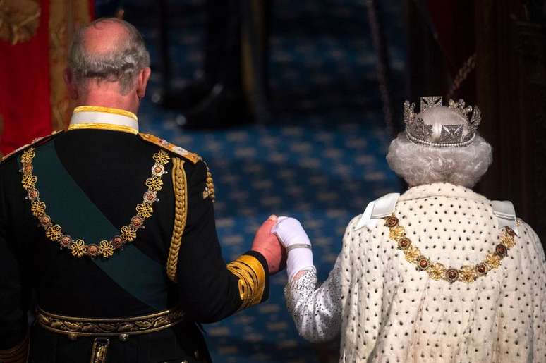 A rainha e o então príncipe Charles, em 2019, na Cerimônia de Abertura do Parlamento