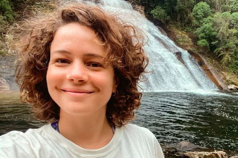 Leandra Leal posta foto sem filtro e celebra os 40 anos