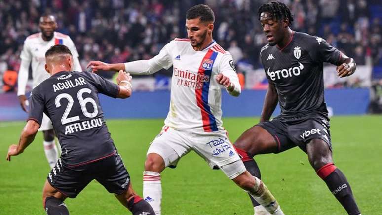 Monaco e Lyon querem subir na tabela da Ligue 1 (Foto: PHILIPPE DESMAZES / AFP)