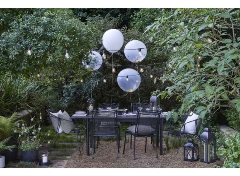 Crie uma vibe de festa com bal&otilde;es