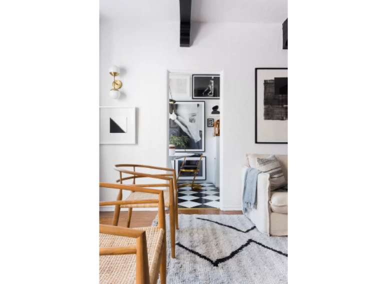 Uma arte do teto ao chão dará ao espaço uma sensação de maior altura