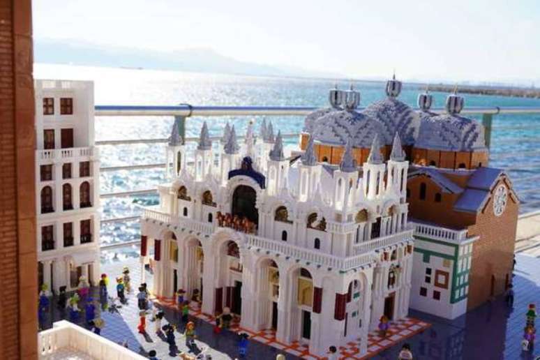 Piazza San Marco foi representada em peças de Lego por um artista italiano