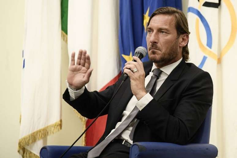 Francesco Totti é lenda do futebol italiano e da Roma (Foto: AFP)