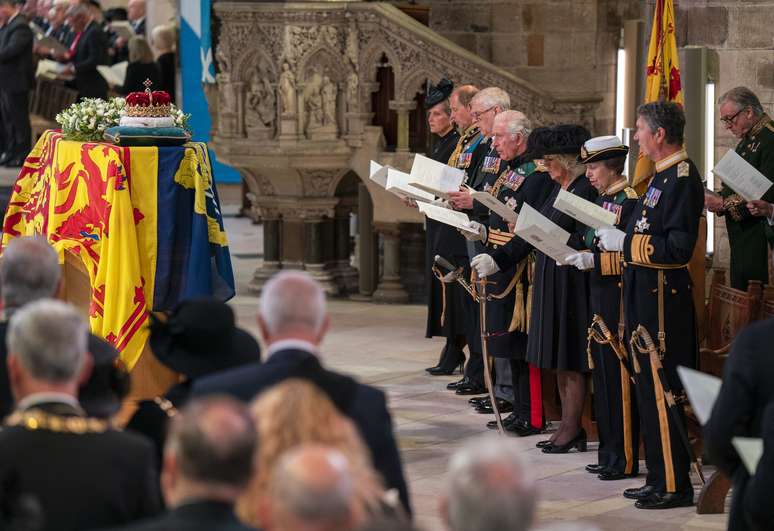 Foi realizada uma missa de honra na catedral de St. Giles