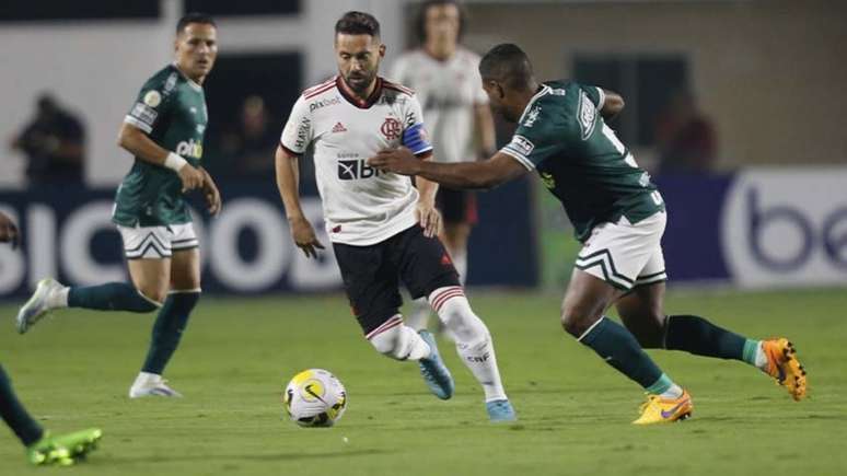 Vídeo: Internacional cria pouco e fica no empate contra o Goiás em jogo  fraco