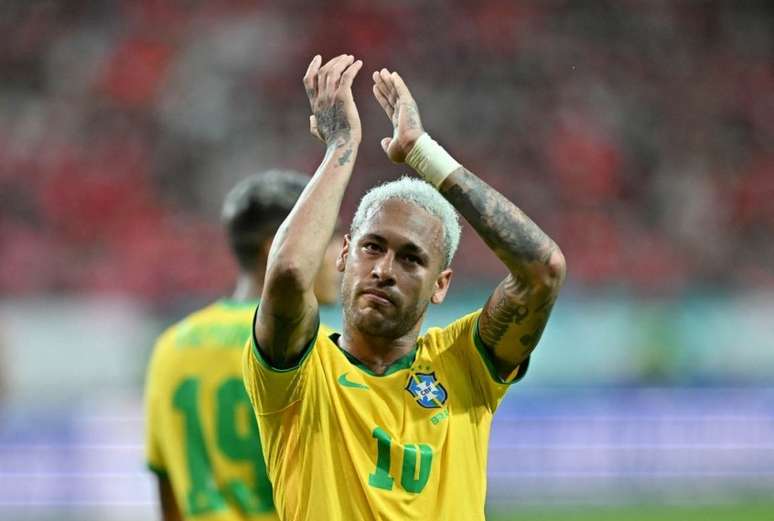 LEGEND Neymar em 2023  Figurinhas da copa, Copa do mundo, Neymar