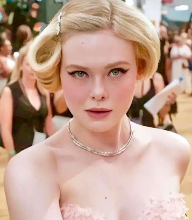Elle Fanning no Emmy Awards 2022 