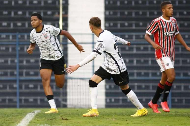 Brasileirão Sub-17: Corinthians vence de virada o São Paulo na Fazendinha