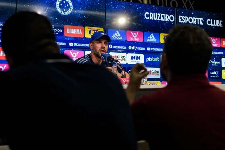 Jogo não foi lá essas coisas, mas o importante é que o Cruzeiro ficou com  os três pontos