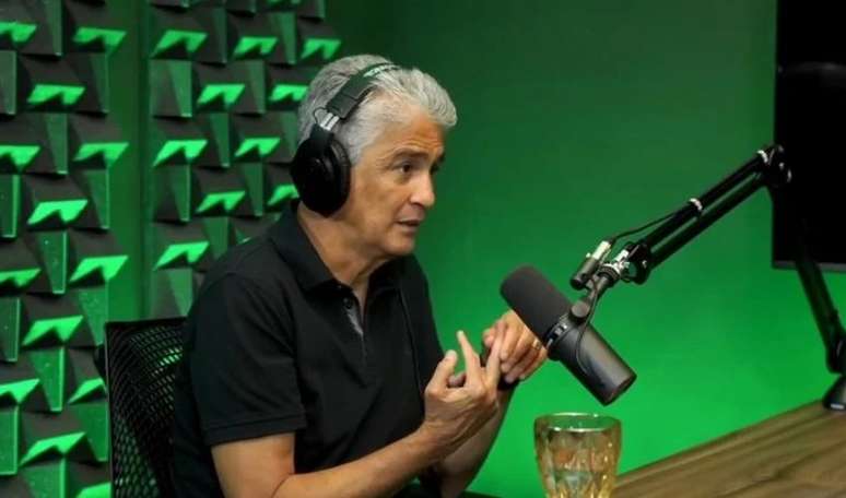 Aos 58 anos, Bebeto conta histórias sobre sua carreira em podcast (Reprodução/Fora de Jogo)