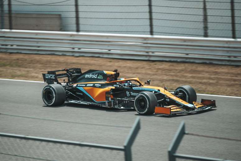 Colton Herta em ação com a McLaren em Portimão 