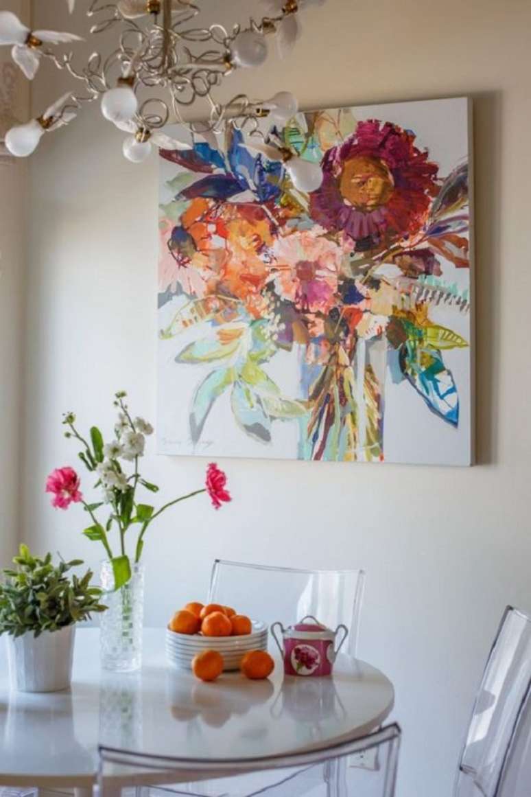 33. Quadro floral aquarela na sala de jantar &ndash; Foto Hello Interior