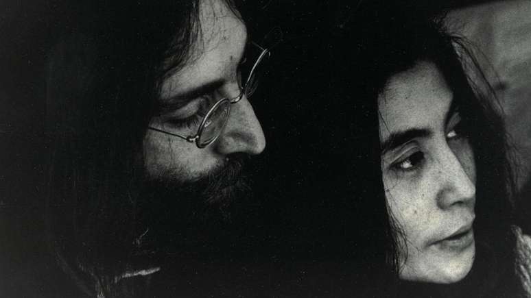 Exposi&ccedil;&atilde;o apresenta 27 fotos raras da lua de mel de John Lennon e Yoko Ono