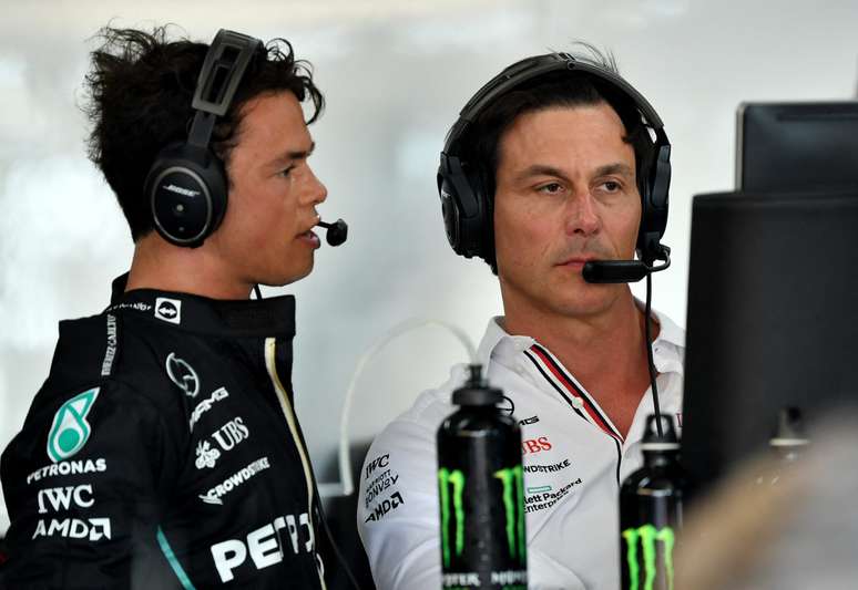 Toto Wolff elogiou De Vries após o GP da Itália 