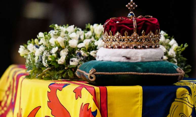 Caixão da rainha Elizabeth II é feito de carvalho inglês e chumbo