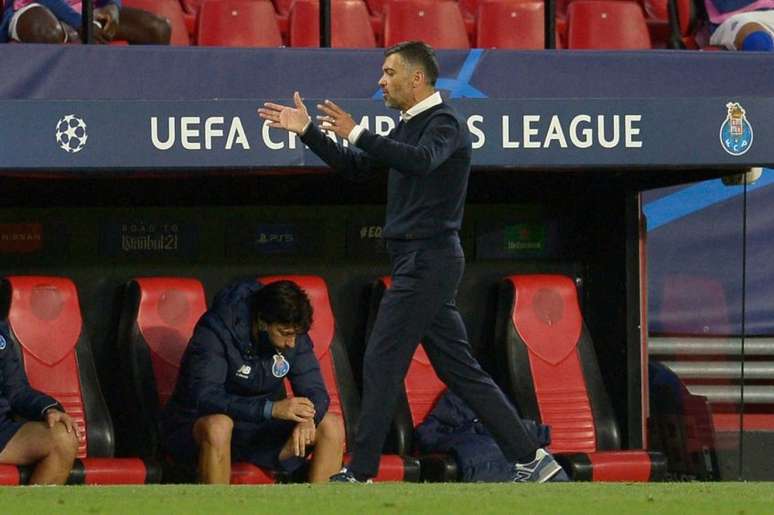 Sérgio Conceição é um dos grandes treinadores da história do Porto (Foto: CRISTINA QUICLER / AFP)