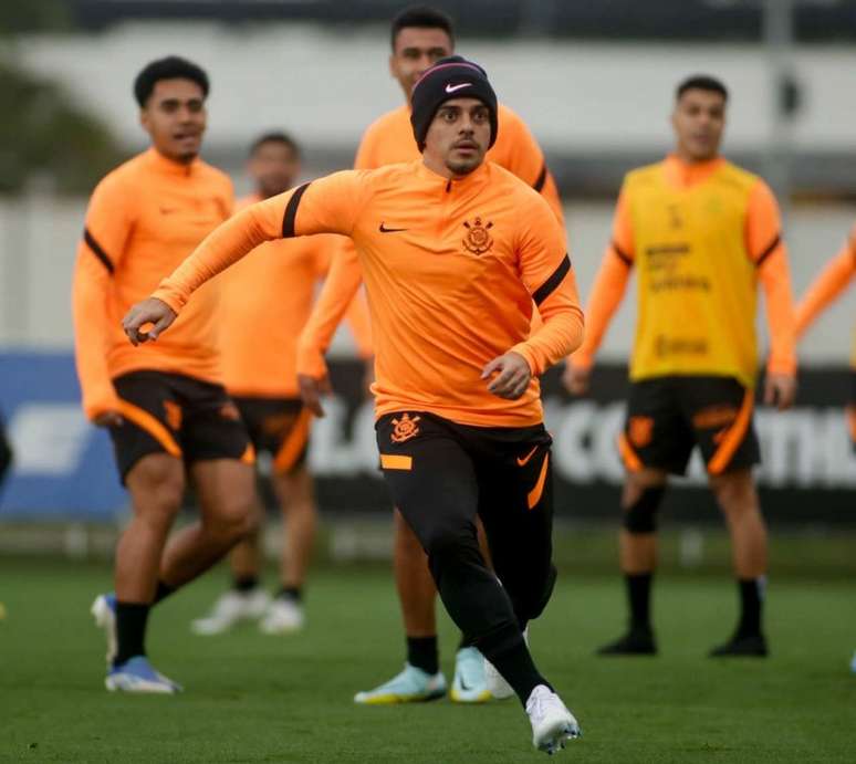 Fagner pode aparecer entre os titulares contra o Flu (Foto: Rodrigo Coca / Agência Corinthians)