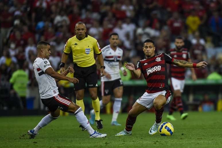 João Gomes é um dos atletas do Flamengo pendurados na Copa do Brasil (Foto: Marcelo Cortes/Flamengo)