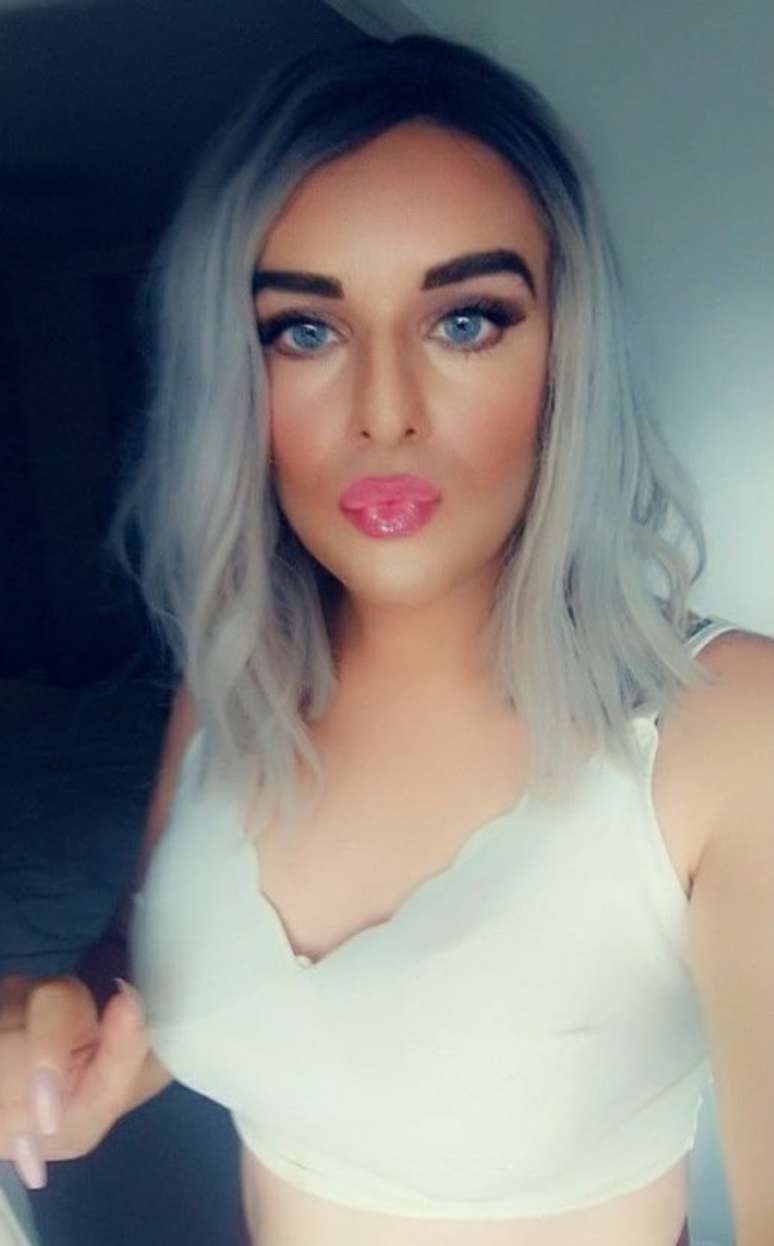 'As pessoas est&atilde;o mais interessadas na minha apar&ecirc;ncia do que sobre o que penso ou digo', diz Chelsea Stirling