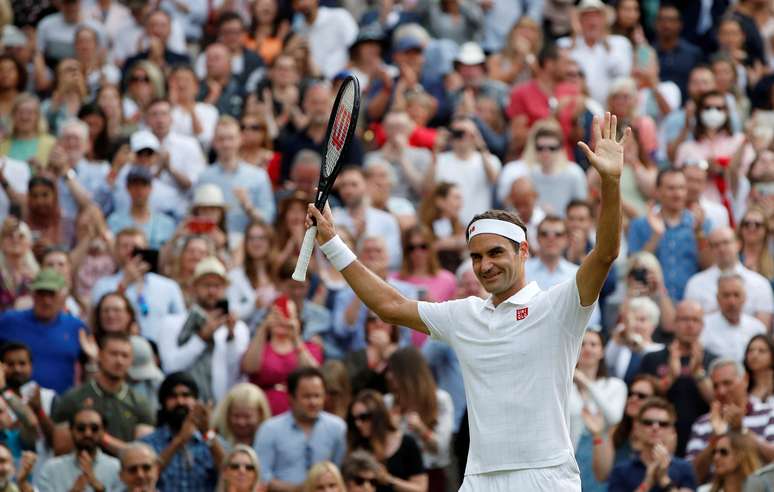 Aos 97 anos, o jogador de tênis mais velho do mundo quer enfrentar Roger  Federer