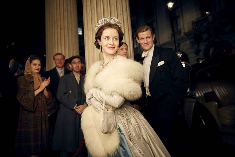 Claire Foy no papel da rainha Elizabeth na série 'The Crown', da Netflix