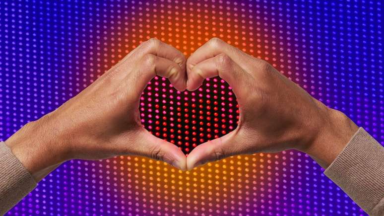 Na busca do amor, antigamente, pessoas costumavam colocar an&uacute;ncios em colunas de jornal