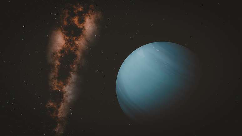 Para localizar Netuno, deve-se consultar um mapa estelar e procurar o planeta na constelação de Aquário; será preciso um binóculo ou pequeno telescópio