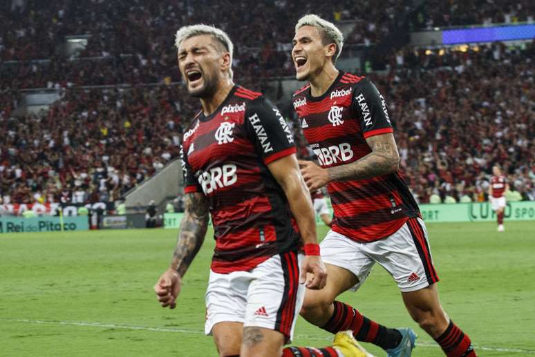 Dorival Júnior garante que Arrascaeta vai jogar a final da Copa do Brasil  contra o Corinthians