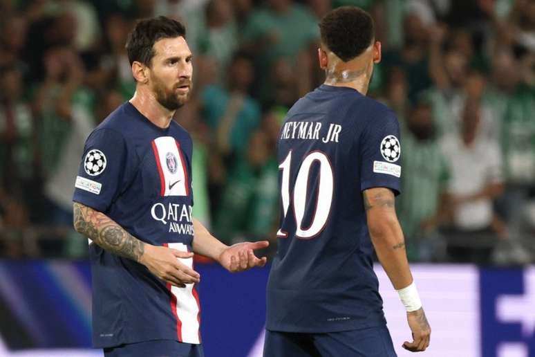 Messi e Neymar em campo pelo PSG na Champions (Foto:JACK GUEZ / AFP)