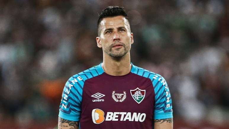 VAI JOGAR! Conforme jornalista, Fábio irá jogar contra o São Paulo