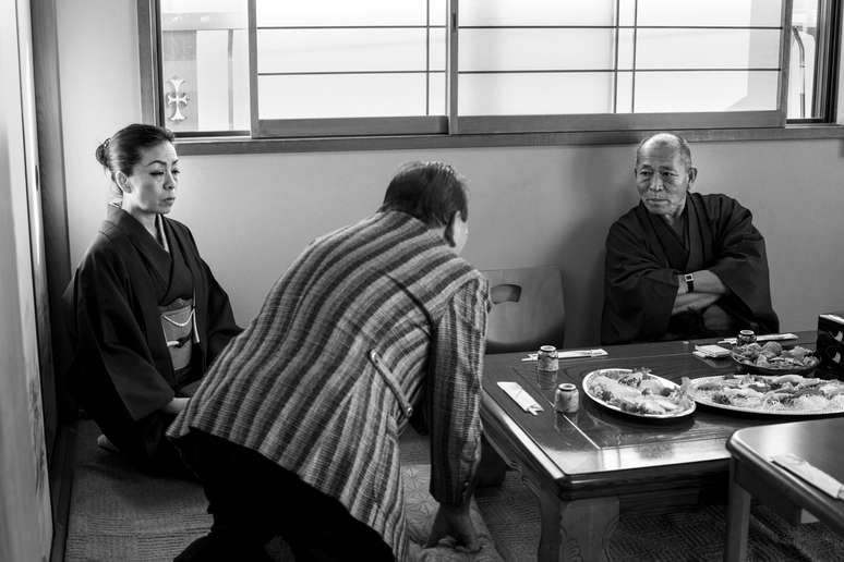 O oyabun e sua esposa recebem cumprimentos no dia de Ano Novo