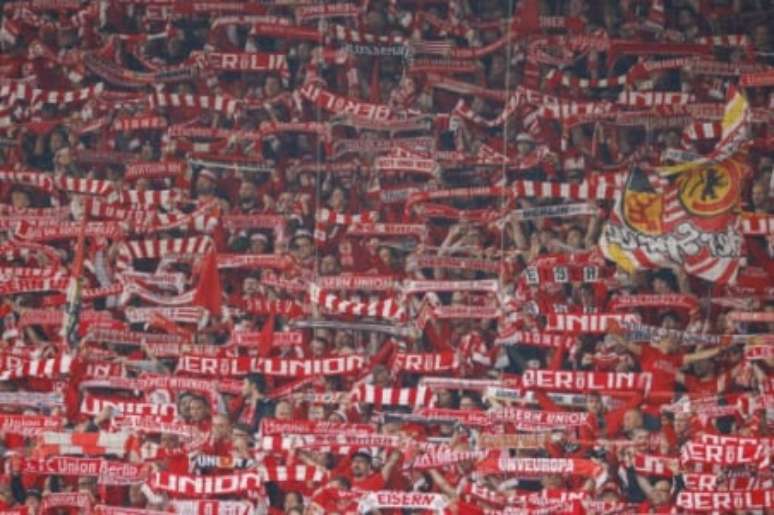 Torcida do Union Berlin apoia a equipe na Bundesliga (ODD ANDERSEN / AFP)