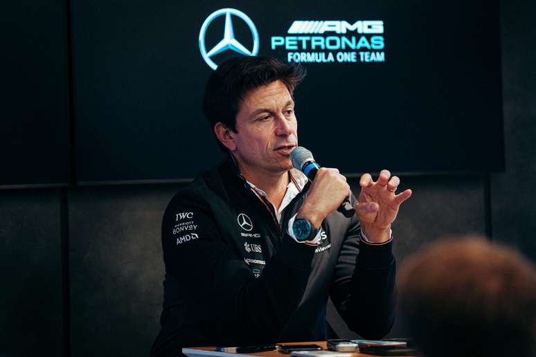 Wolff n&atilde;o v&ecirc; sa&iacute;da para puni&ccedil;&otilde;es no grid para troca de motor 