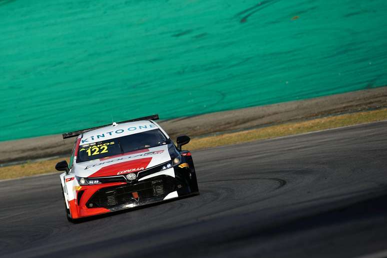 Andi Jakos somou sete pontos em Interlagos na primeira experi&ecirc;ncia de Stock Car 