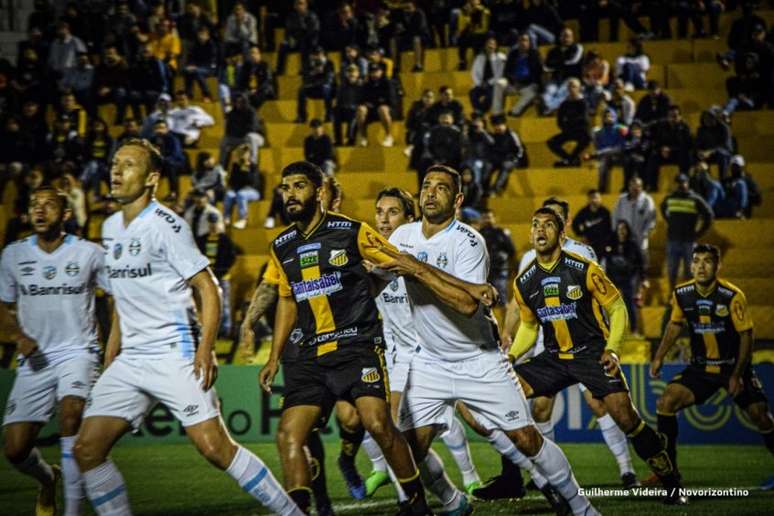 Grêmio foi derrotado mais uma vez na Série B (Foto: Guilherme Videira / Novorizontino)