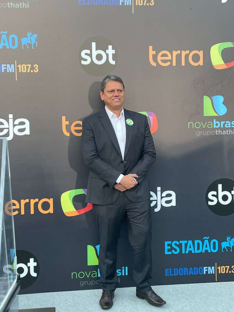 Tarcísio chegou ao debate