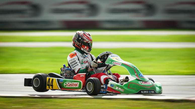 Matheus Morgatto é campeão mundial de kart 