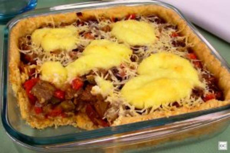 Torta de berinjela na travessa | Foto: Guia da Cozinha