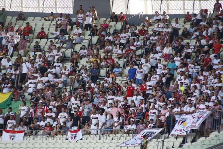 Torcida tricolor acompanha partida do Brasileirão contra o Ceará, no Castelão (Foto: Rubens Chiri/São Paulo FC)