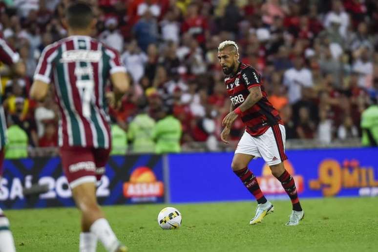 Arturo Vidal durante o seu primeiro Fla-Flu no Maracanã (Foto: Marcelo Cortes/Flamengo)