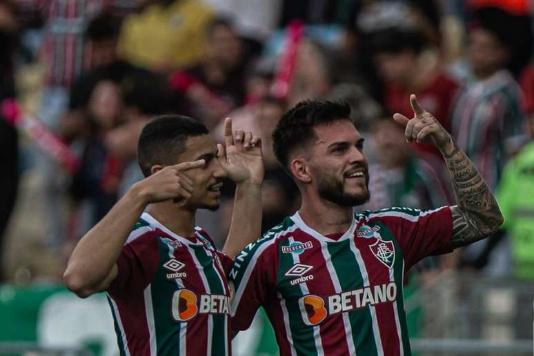 Nathan, à direita, comemora o gol do Fluminense no clássico de domingo (FOTO: Marcelo Gonçalves/Fluminense F.C.)