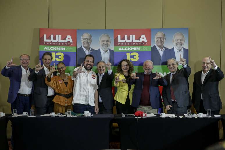 Lula reúne aliados em busca de voto útilo no 1º turno