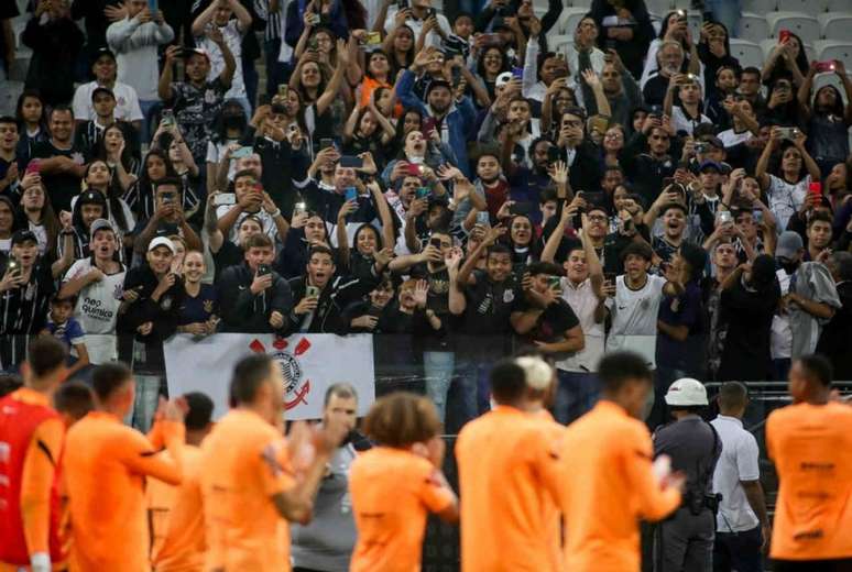 Neo Química Arena recebe torcida em treino aberto para a semifinal da Copa  do Brasil