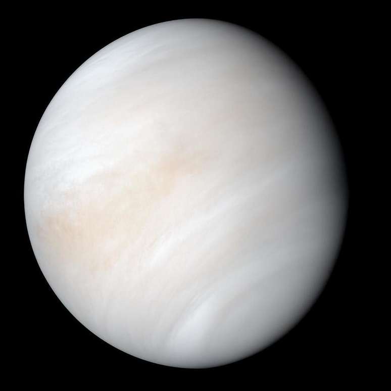Pesquisas indicam que o gás fosfina teria sido detectado em Vênus, mas há discussão. Na Terra, a fosfina é produzida principalmente por formas de vida